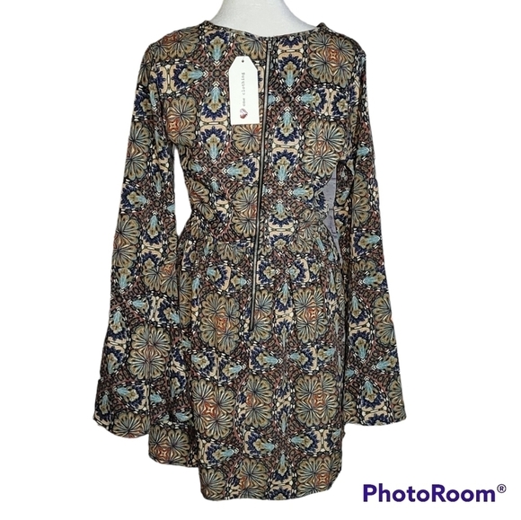 One Clothing Bell Sleeve Kaleidoscope fit&Flare Mini Abstract Print Dress NWT Sm - Picture 3 of 11